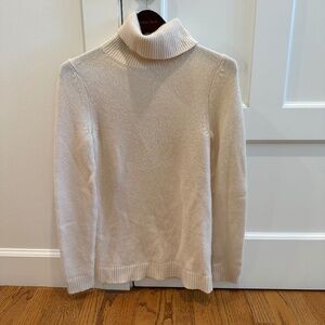 TSE CASHMERE CREAM TURTLENECK SWEATER